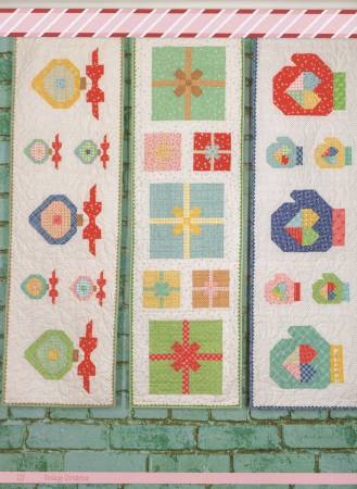 Vintage Christmas Quilt Book - ISE-925